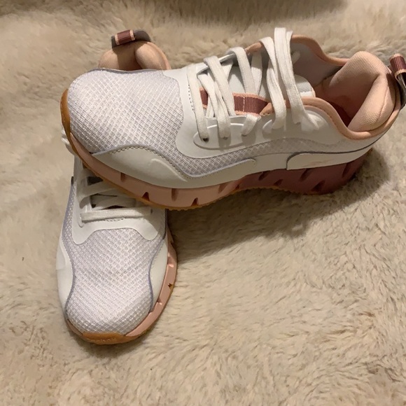 Ladies Reebok - Picture 6 of 6